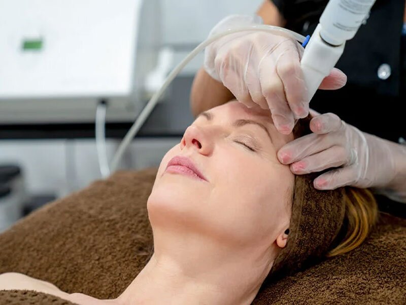 focus-toning-laser-treatment-img1-the-cosmetic-club-2023