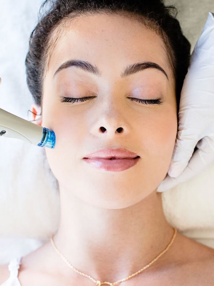 home-hydrafacial-skin-treatment-img1-the-cosmetic-club-2023